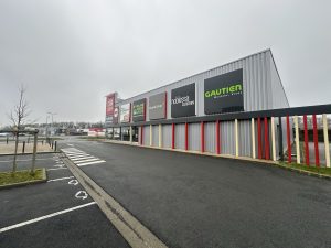 AMIENS- LOCAL COMMERCIAL 380m2 avec parking