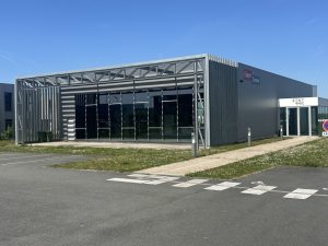 AMIENS- SHOWROOM 565m2 + PARKING PRIVATIF