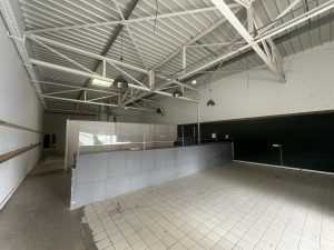 NOYON ZONE COMMERCIALE LOCAL 420M2